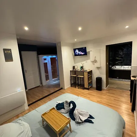 Rome Antique Apartment Courrieres